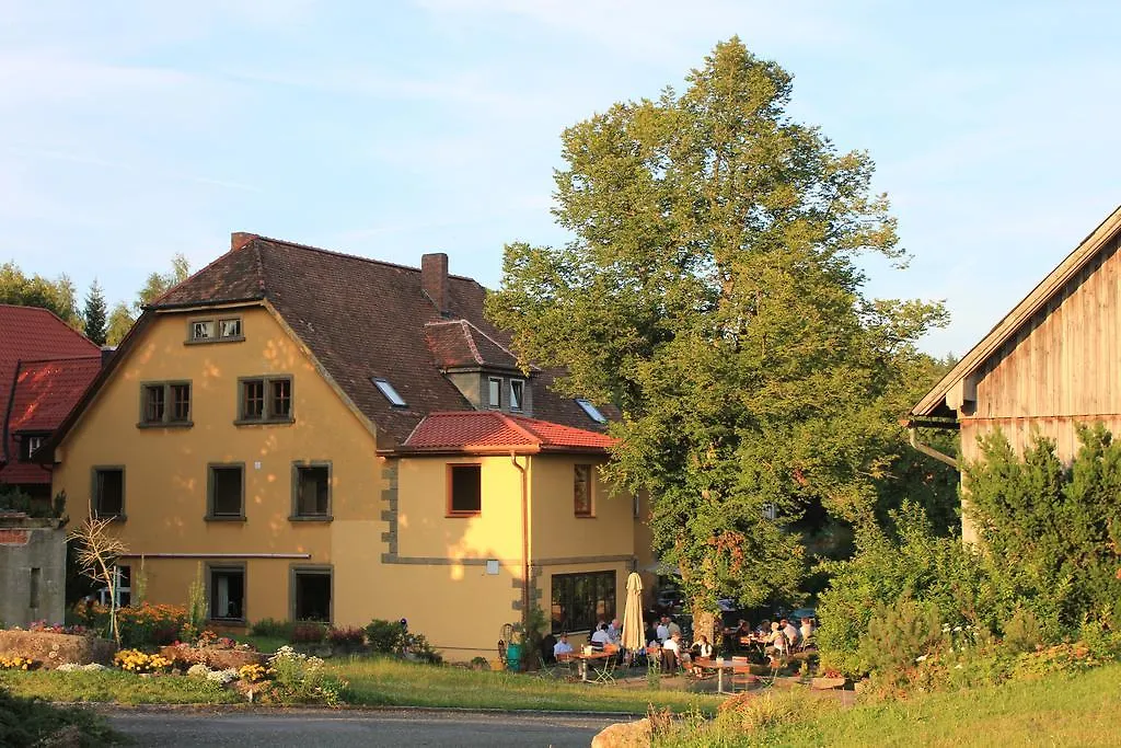 Landgasthof Haueis Marktleugast 3*,
